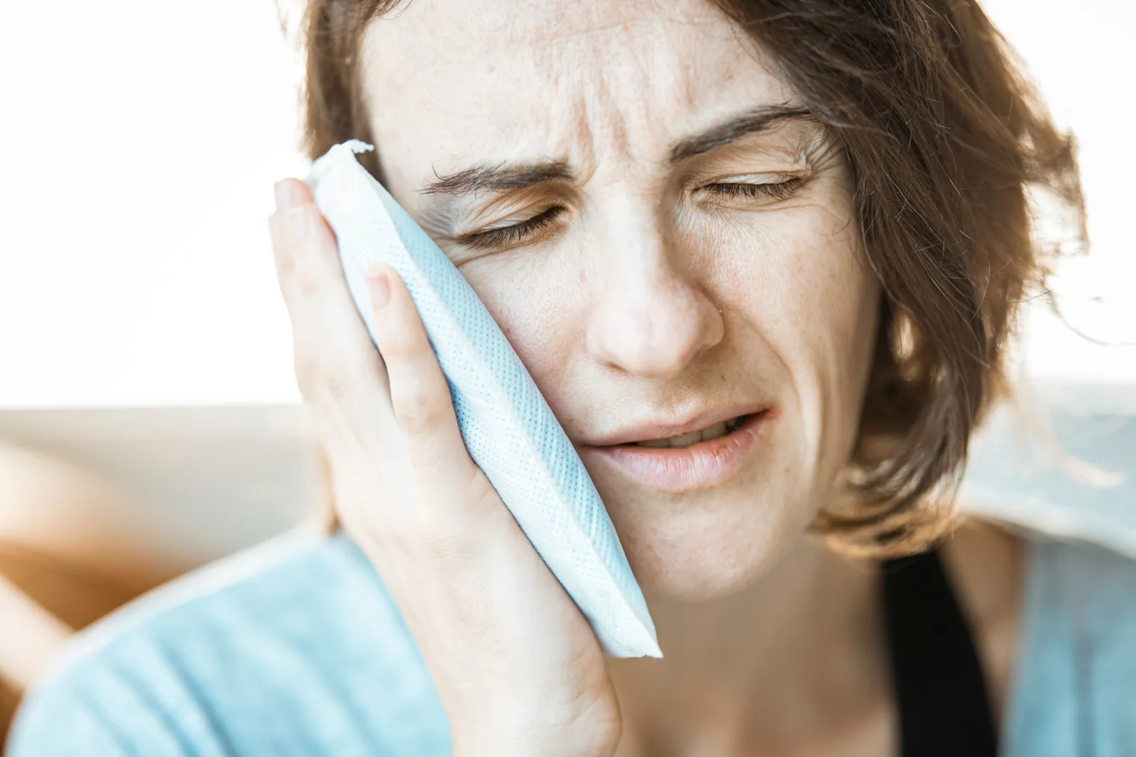 Chipped or Broken Tooth: What to Do in the First Few Hours